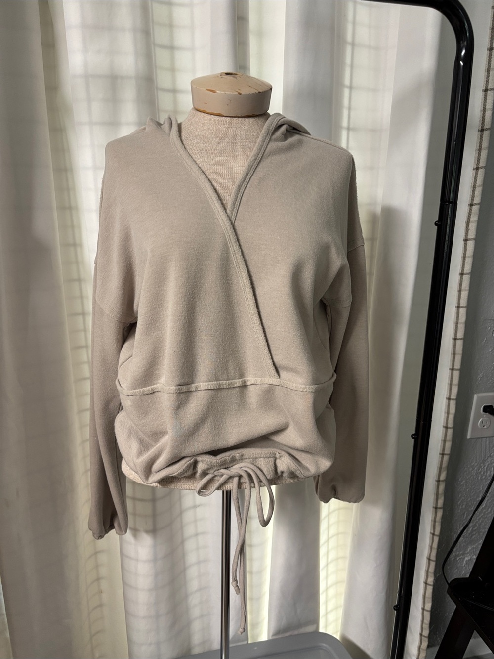 Women's Hooded Drawstring Pullover Sweater - Light Taupe